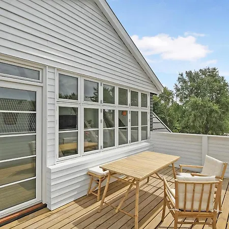 Sunny 1st Floor Lägenhet Tisvilde